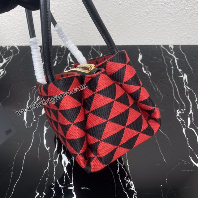 Prada專櫃新款刺繡織物新款肩背女包 1BA368 普拉達刺繡織物提花圖案手提包 csp1517